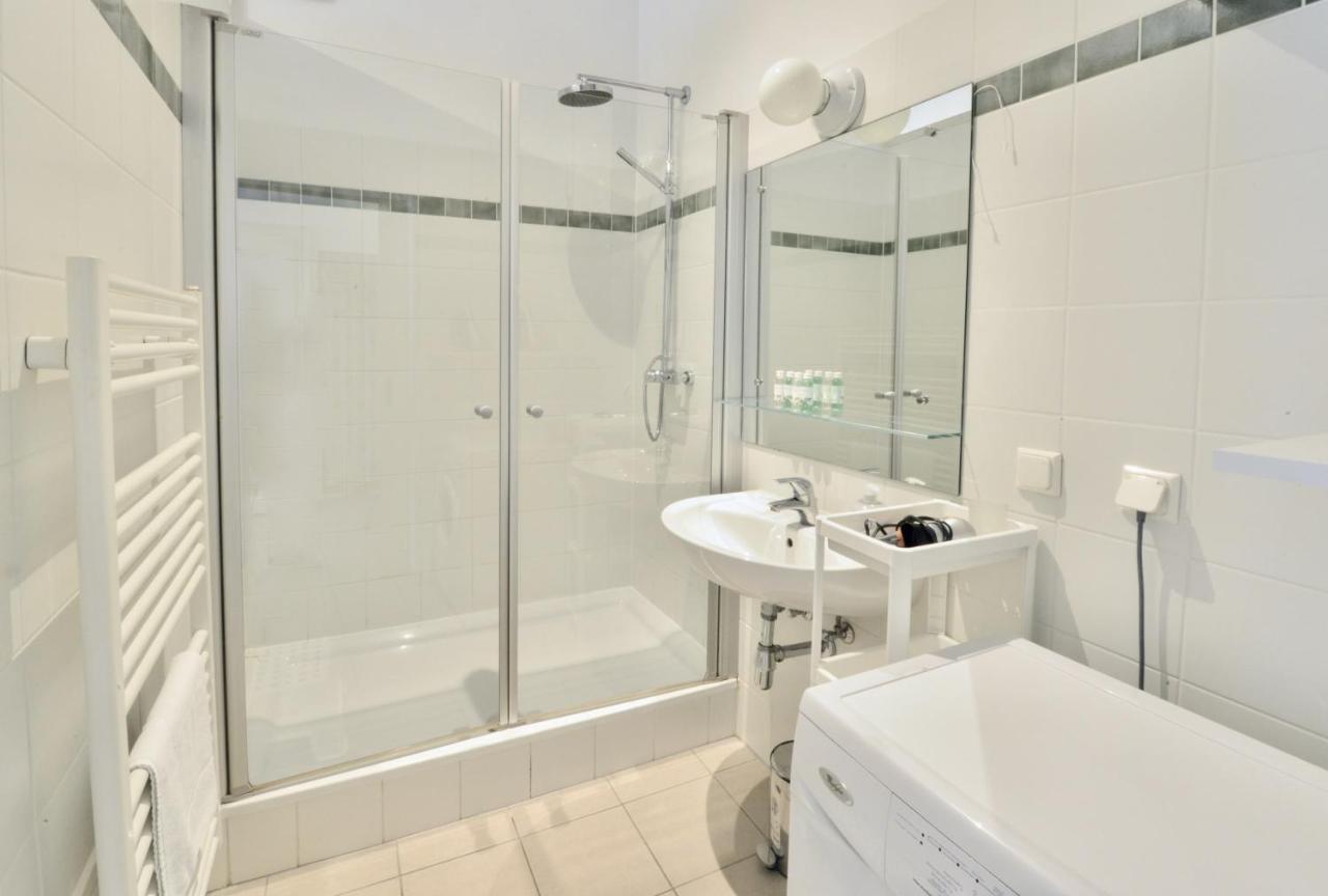 Beautiful Flat Next To Karlskirche Vienna Exterior photo